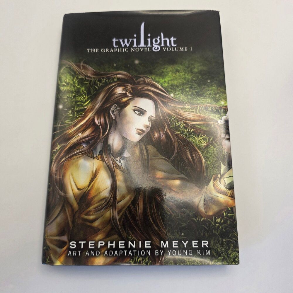 Twilight The Graphic Novel Volume 1
